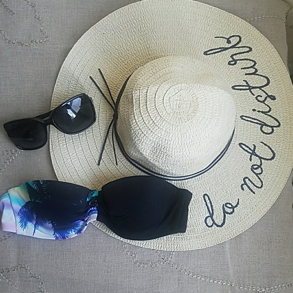 Victoria Secret's Tropical Bikini Top Size 32A